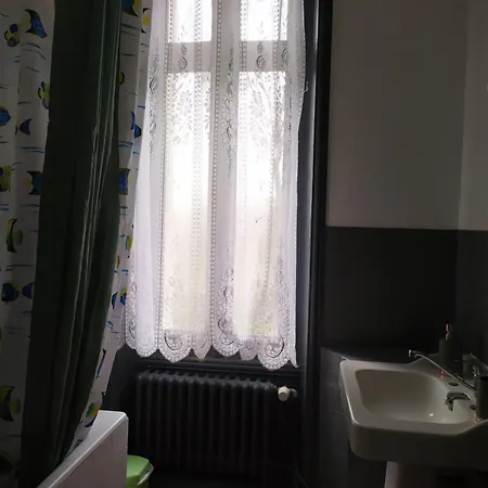 Dans Maison Bourgeoise 1 Personne * Airvault